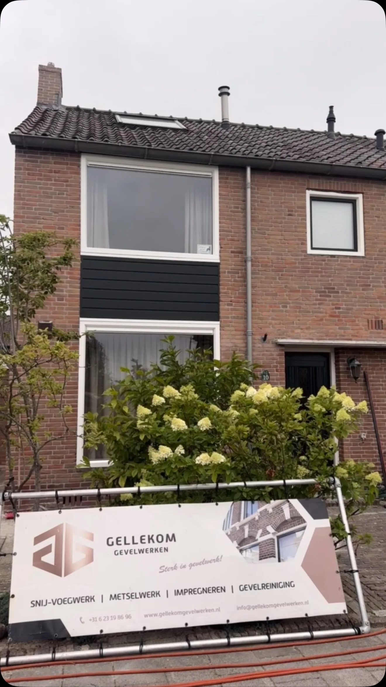 Onlangs hebben we dit leuke project in Uitgeest uitgevoerd. De woning heeft een ware transformatie ondergaan! 